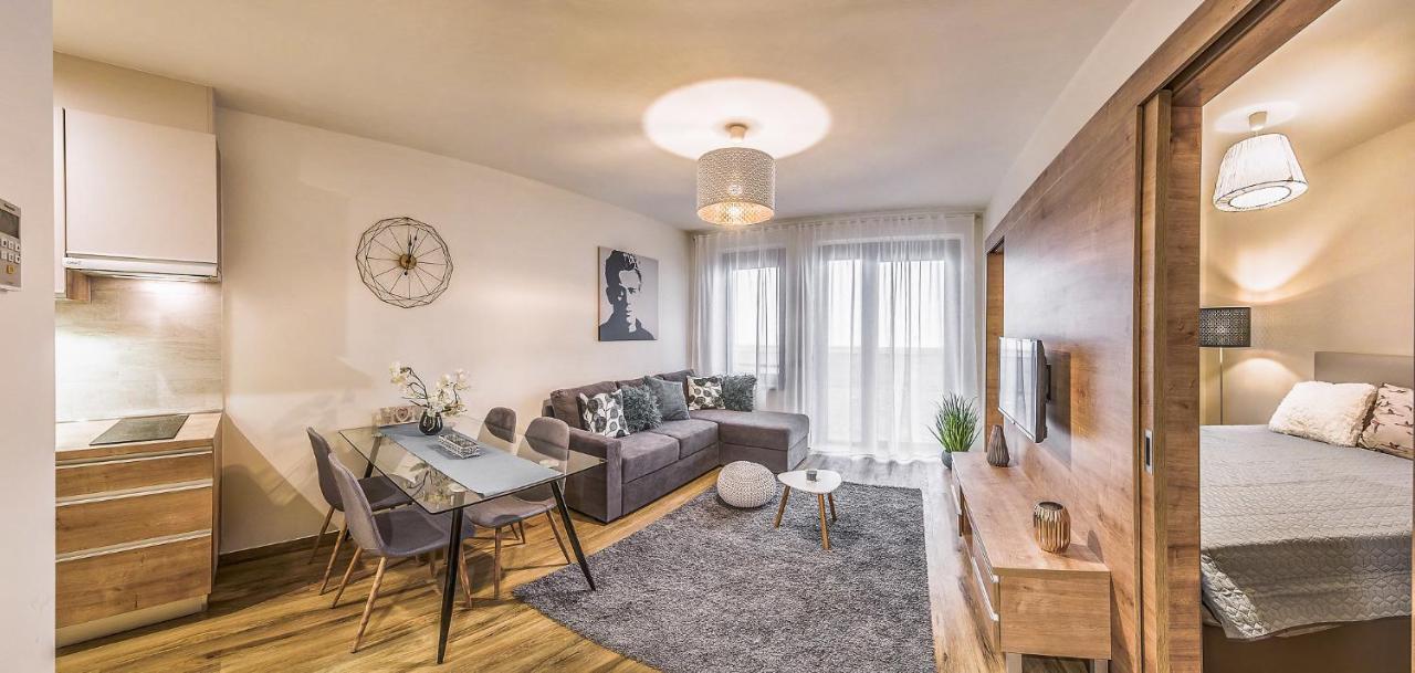 Apartment Art Homes *